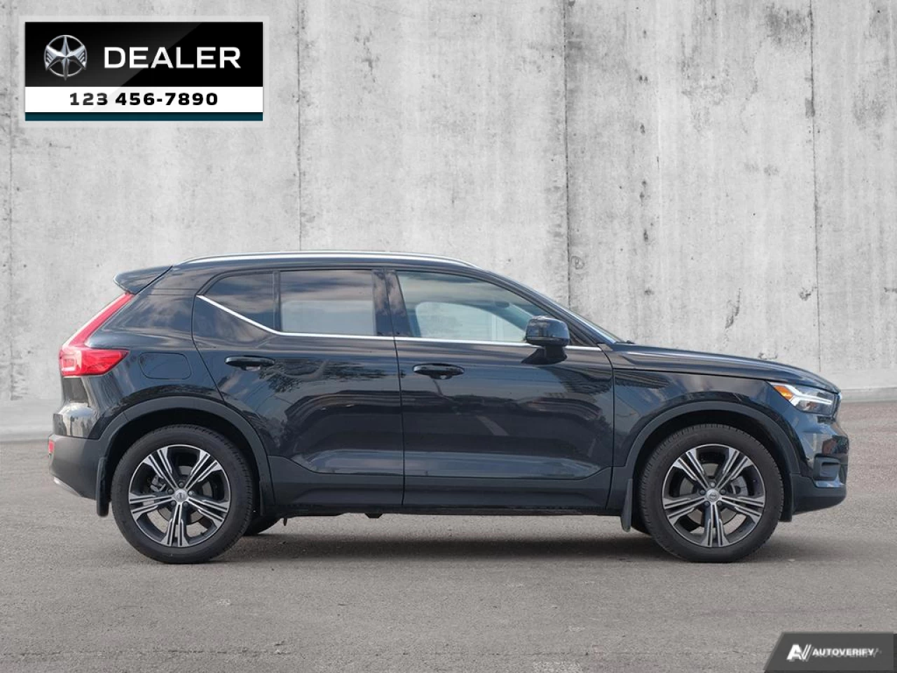 2022 Volvo XC40 T5 Inscription Main Image