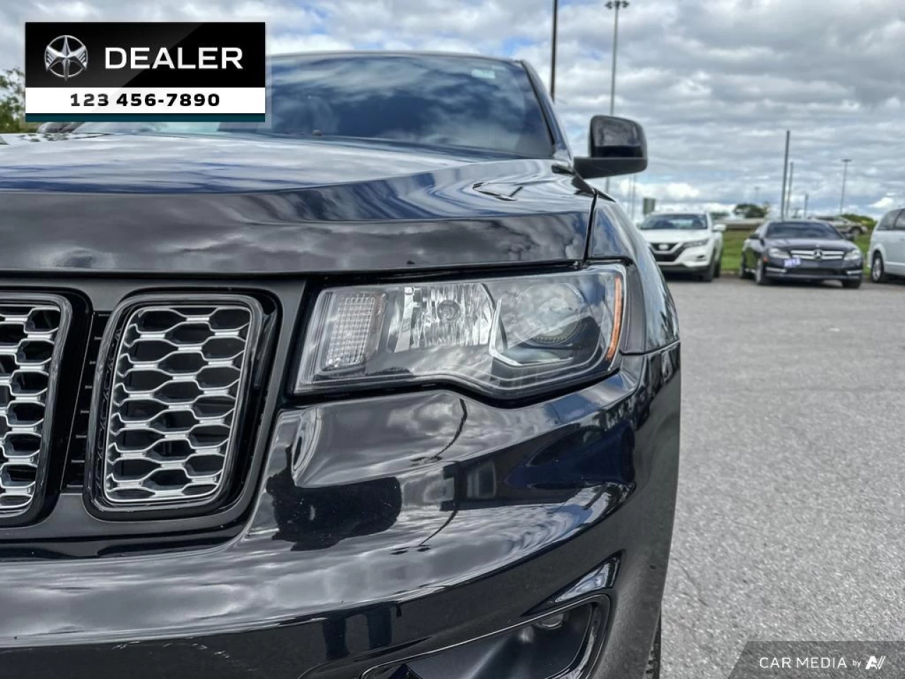 2021 Jeep Grand Cherokee Altitude Main Image