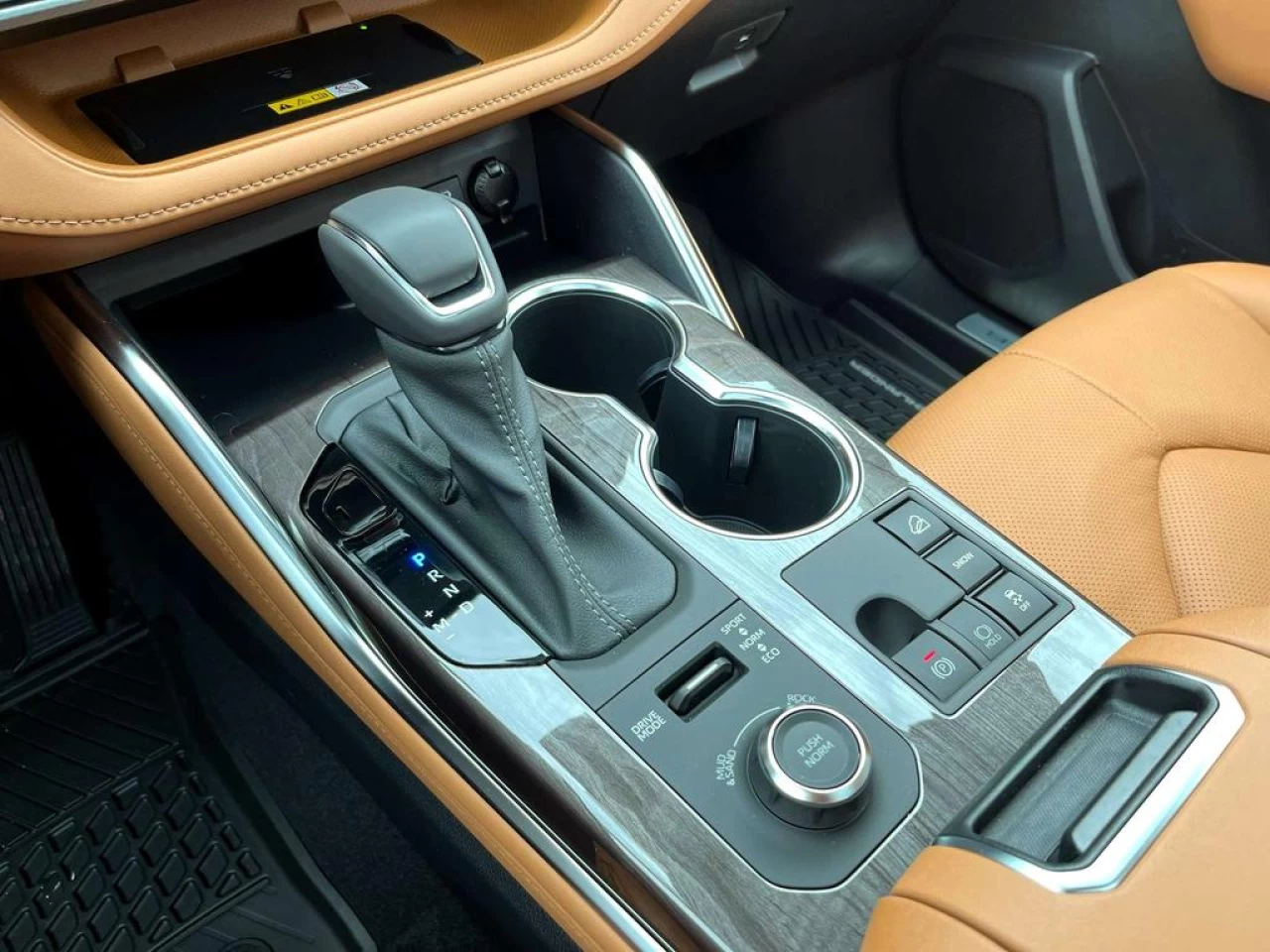 2023 Toyota Highlander LIMITED Main Image