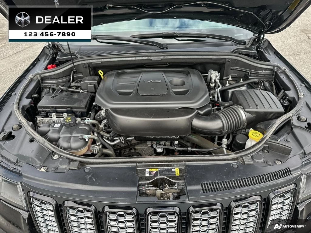 2021 Jeep Grand Cherokee Altitude Main Image