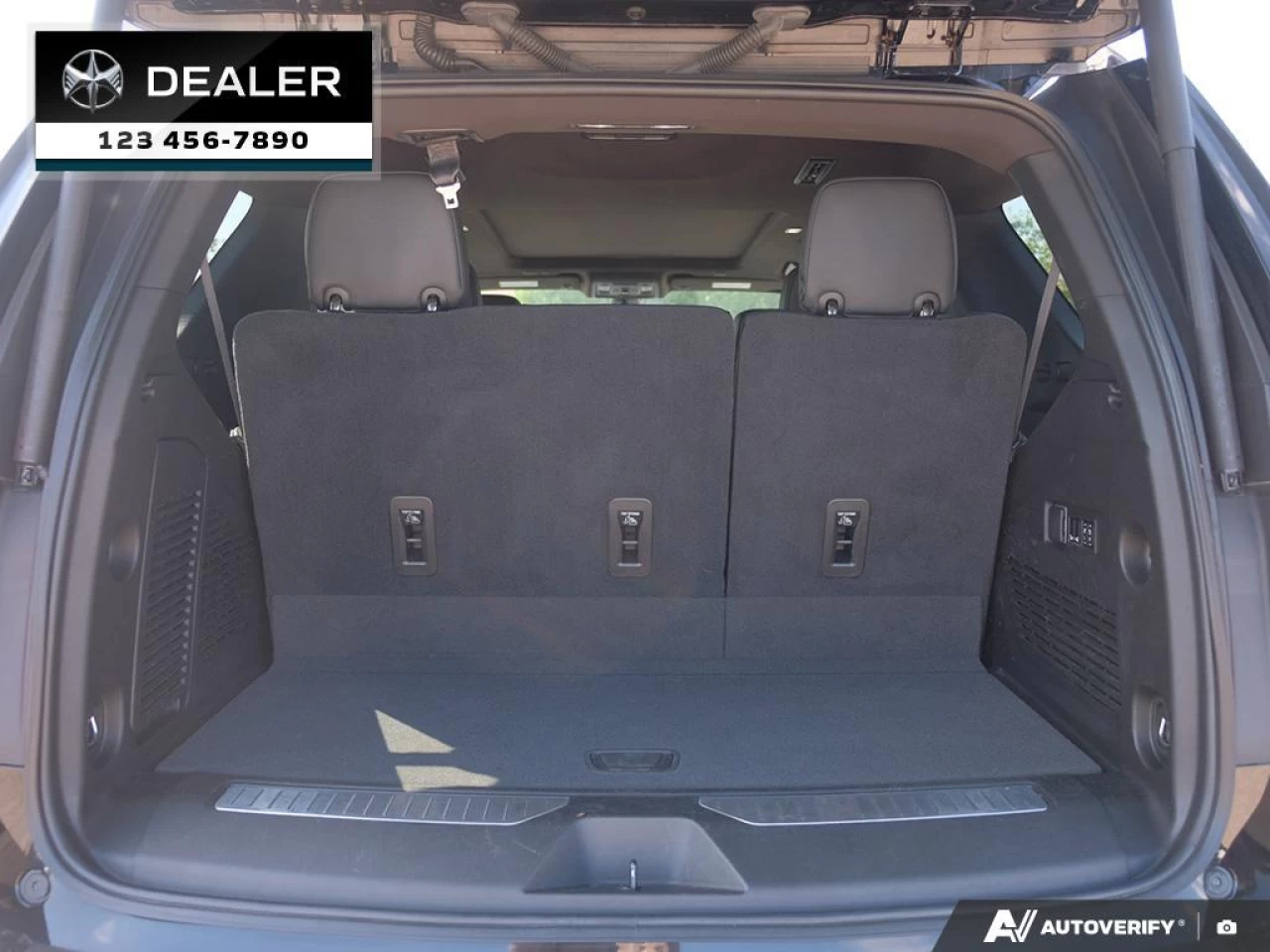 2021 GMC Yukon Denali Main Image