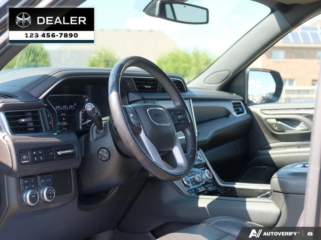 2021 GMC Yukon Denali Image principale