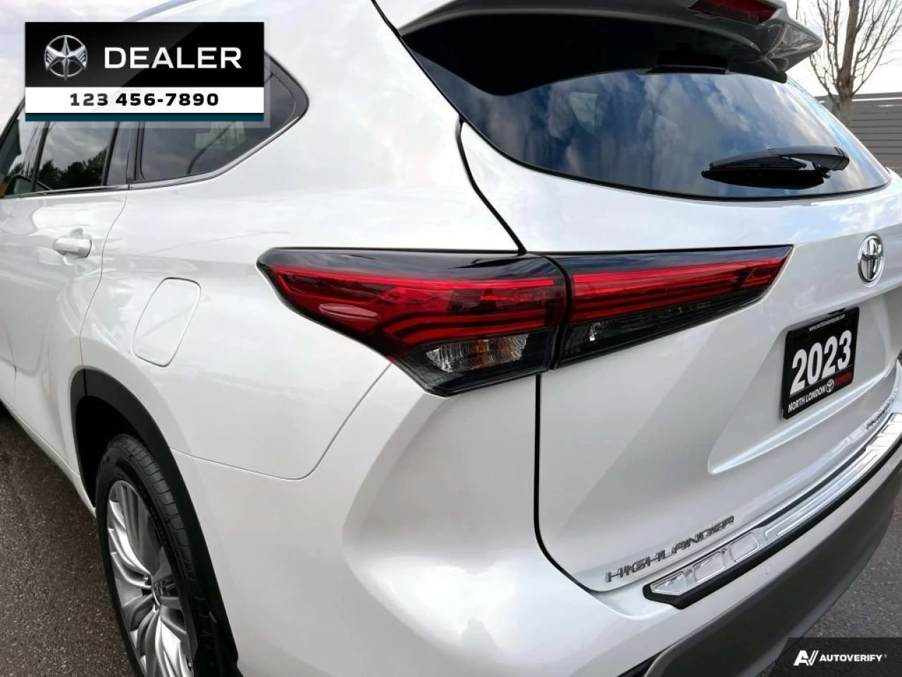 2023 Toyota Highlander Limited Main Image