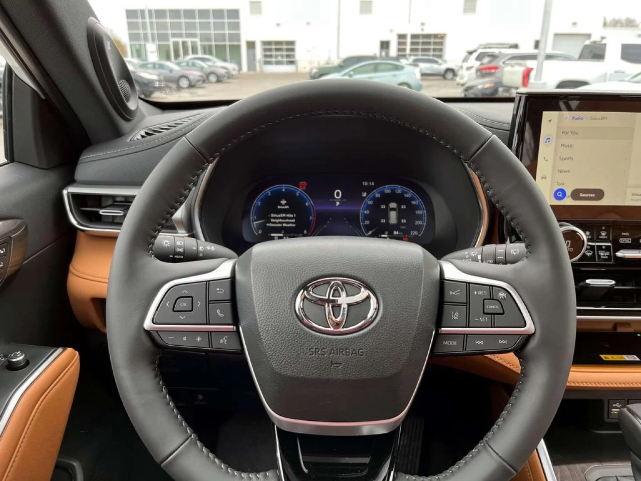 2023 Toyota Highlander LIMITED Main Image