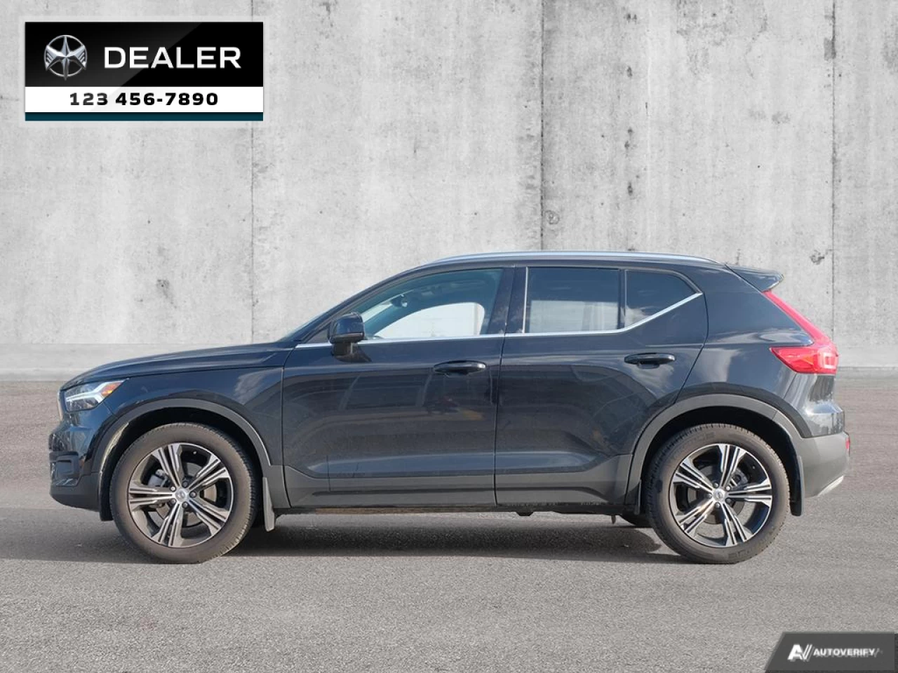 2022 Volvo XC40 T5 Inscription Main Image