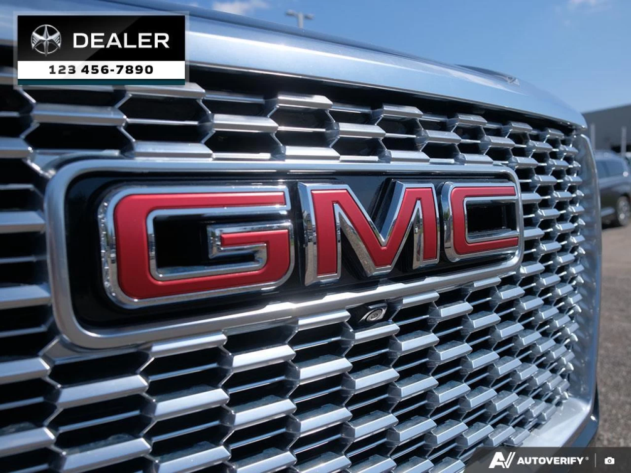 2021 GMC Yukon Denali Main Image