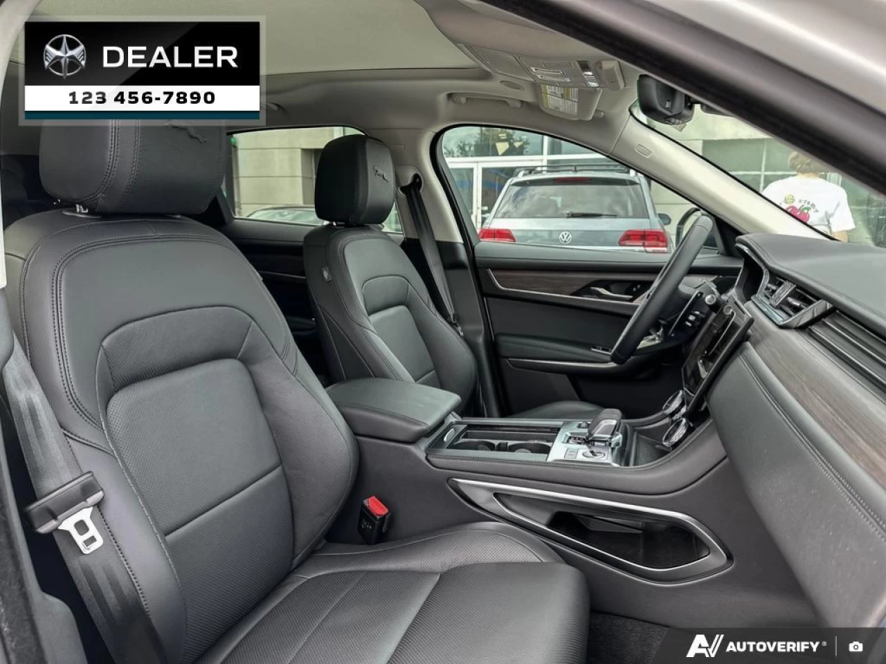 2023 Jaguar F-Pace P250 R-Dynamic S Image principale