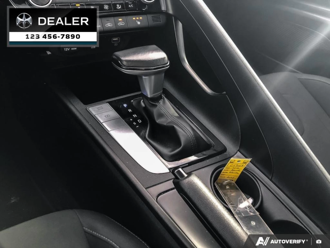 2022 Hyundai Elantra Preferred Main Image