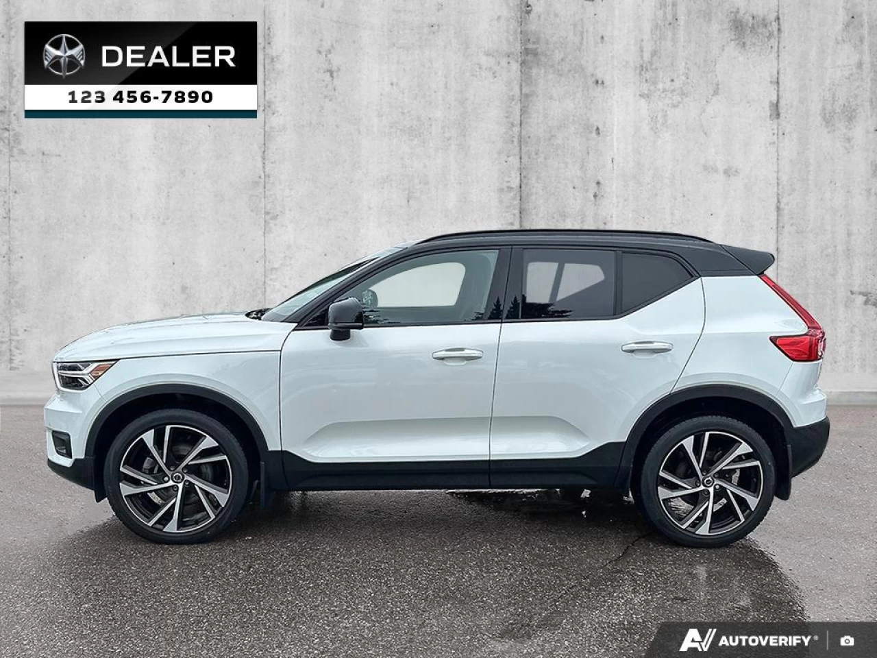 2022 Volvo XC40 T5 R-Design Image principale