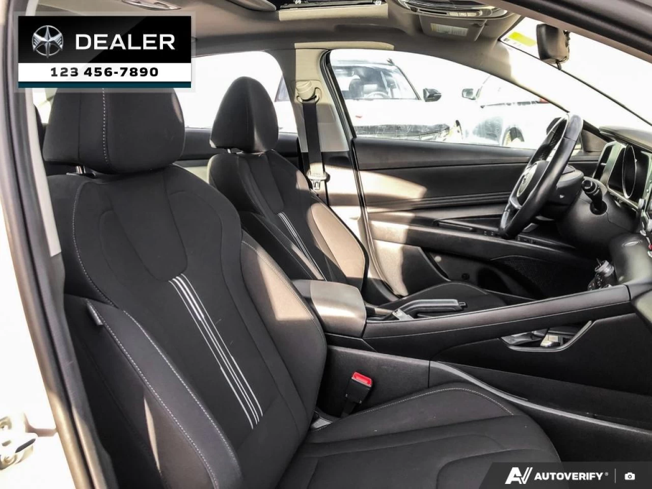 2022 Hyundai Elantra Preferred Main Image
