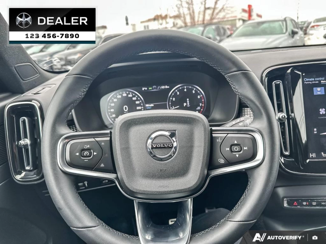 2022 Volvo XC40 T5 R-Design Main Image