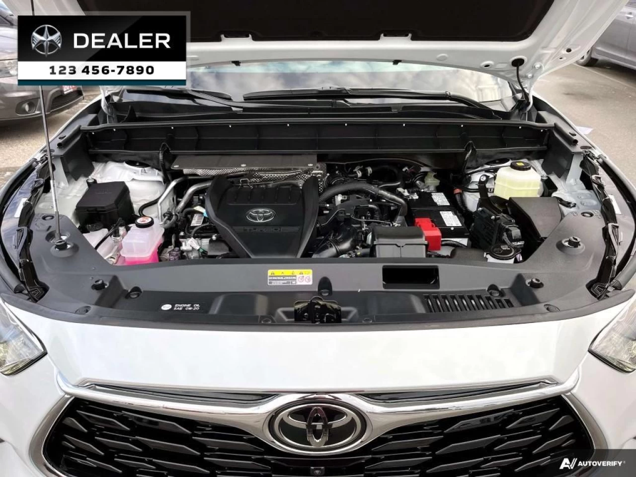 2023 Toyota Highlander Limited Main Image