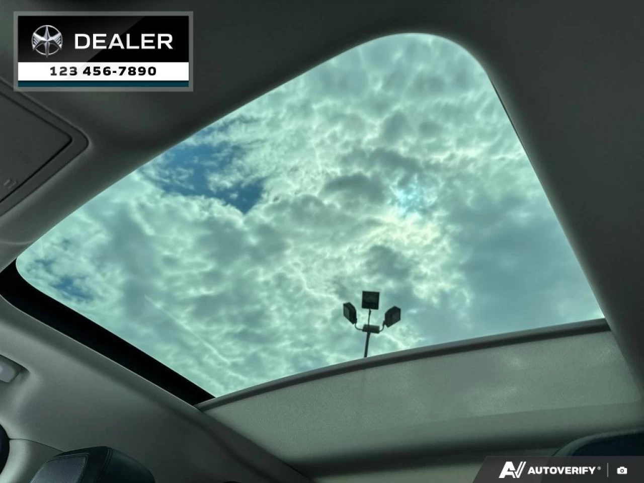 2023 Jaguar F-Pace P250 R-Dynamic S Image principale