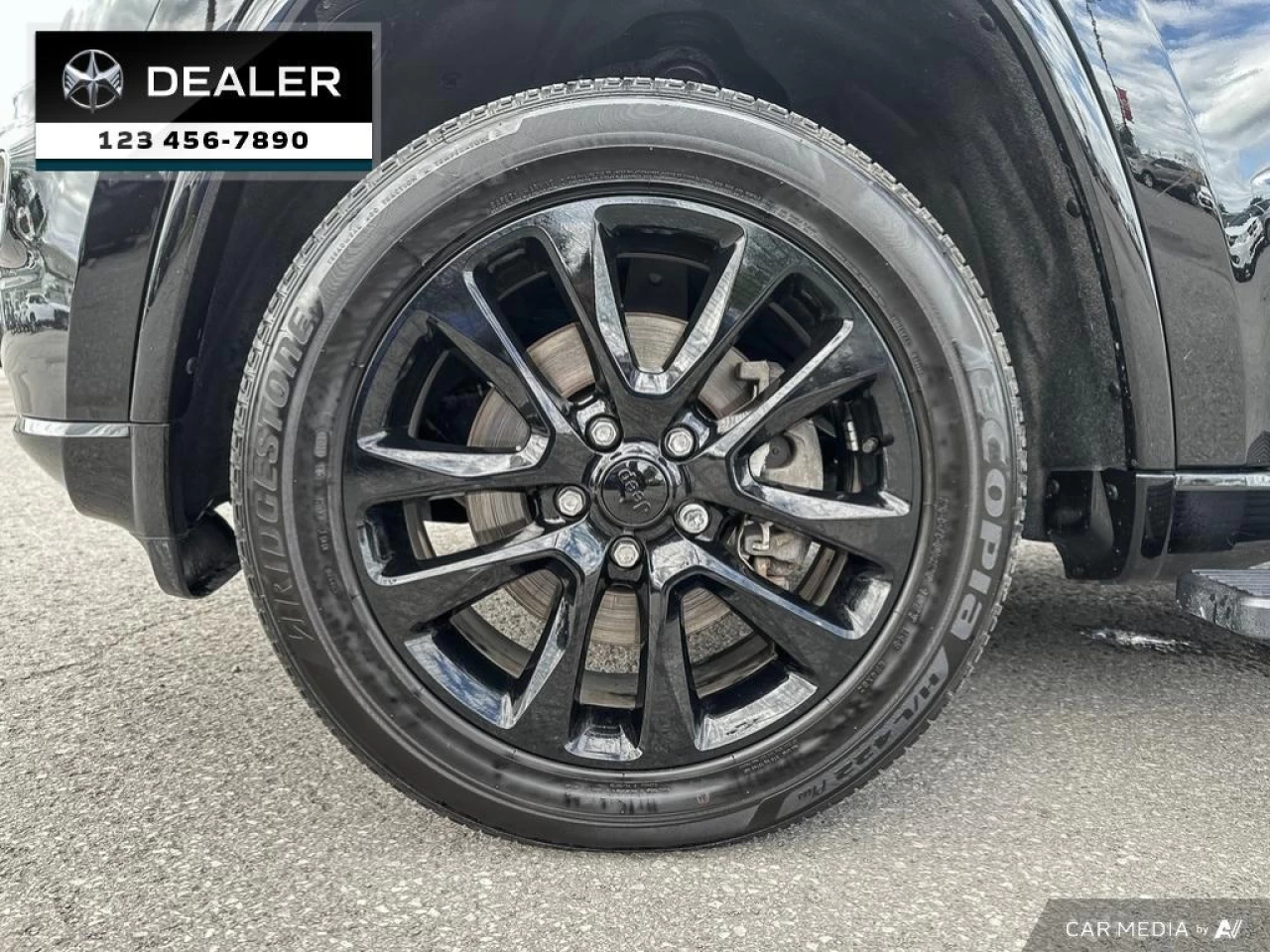 2021 Jeep Grand Cherokee Altitude Main Image