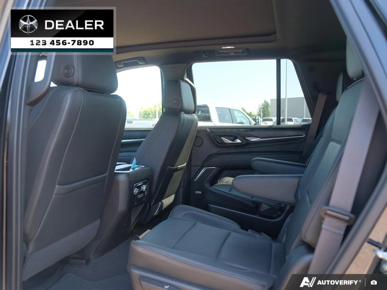 2021 GMC Yukon Denali Image principale