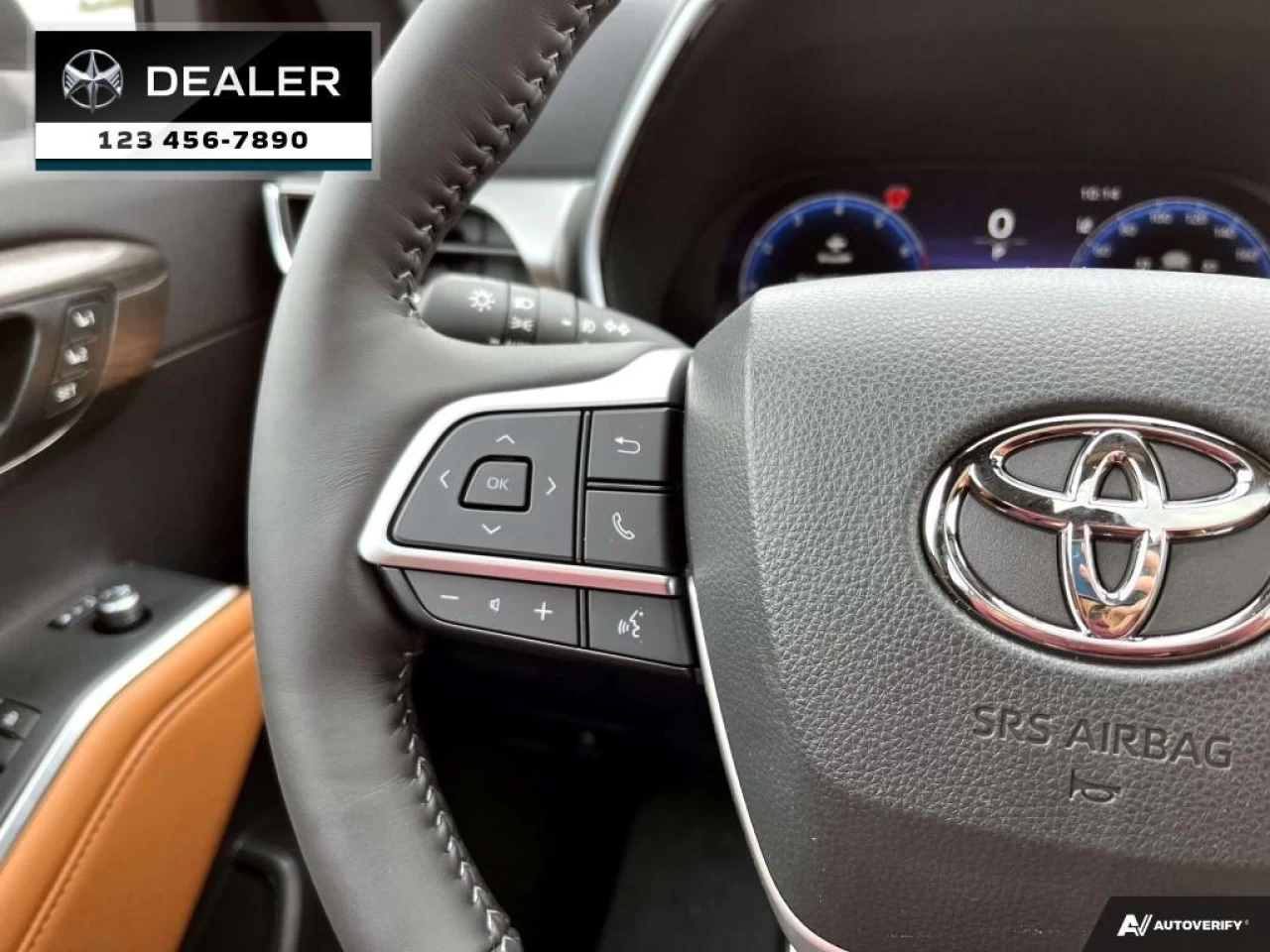 2023 Toyota Highlander Limited Main Image