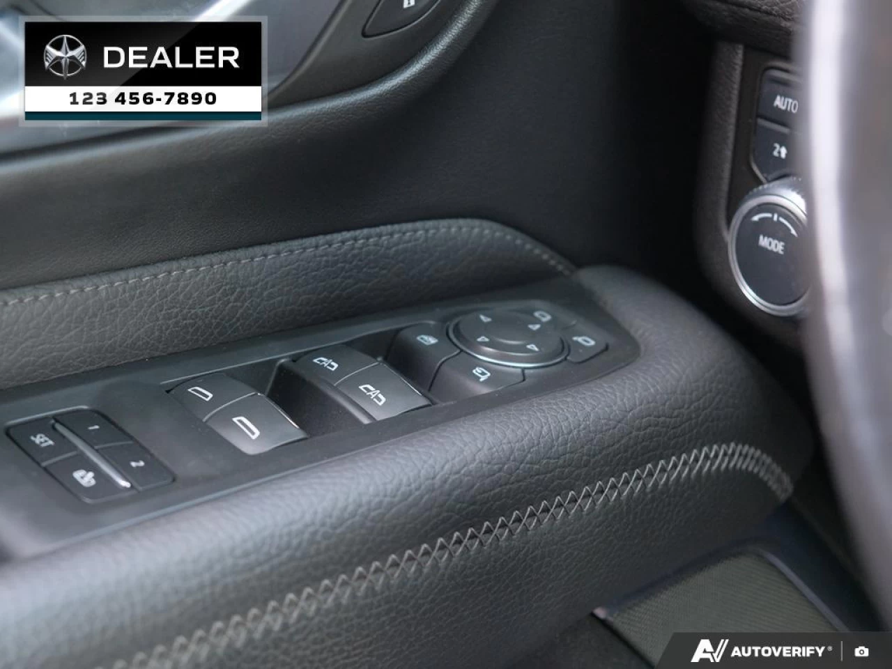 2021 GMC Yukon Denali Image principale