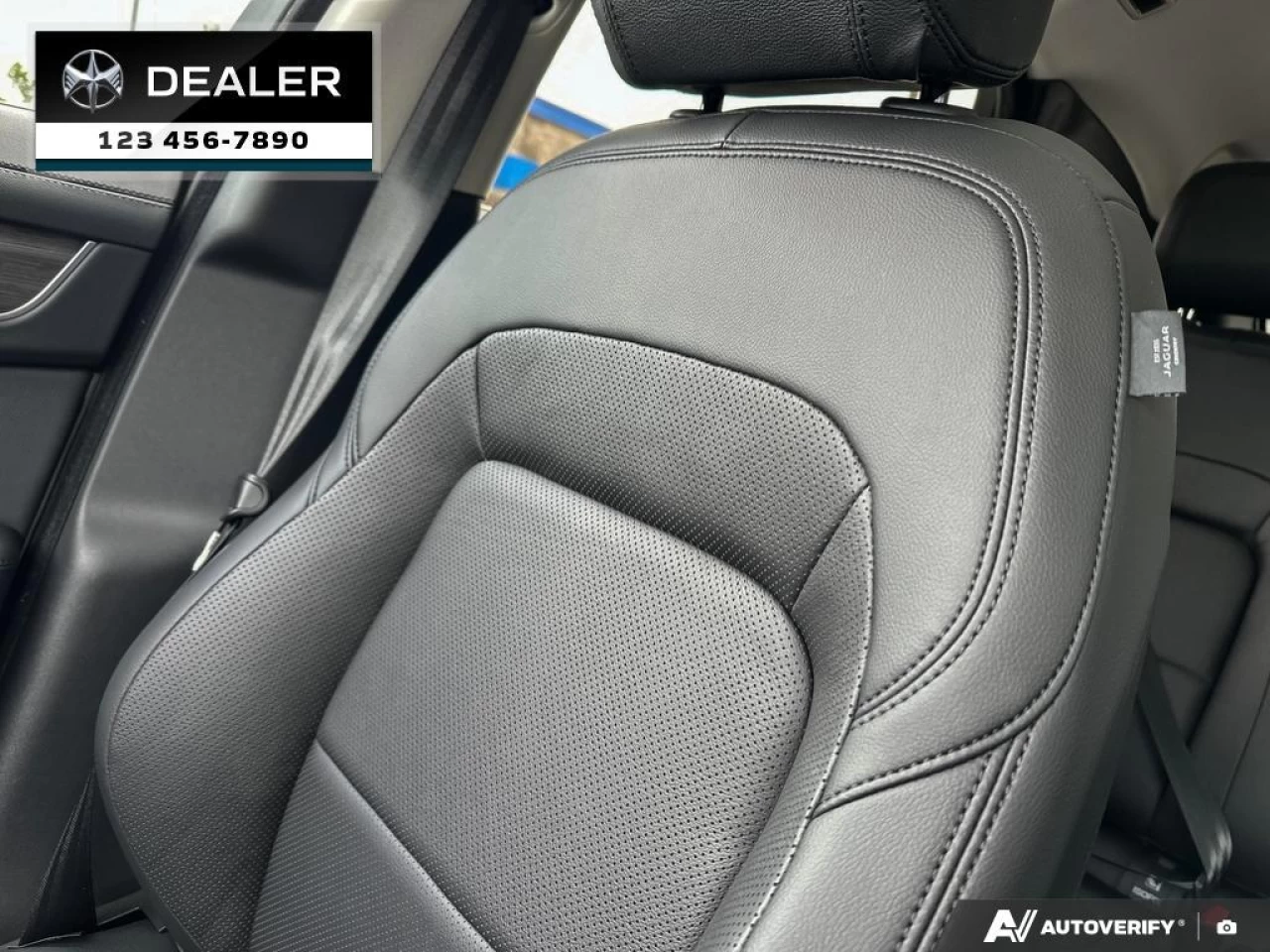 2023 Jaguar F-Pace P250 R-Dynamic S Image principale