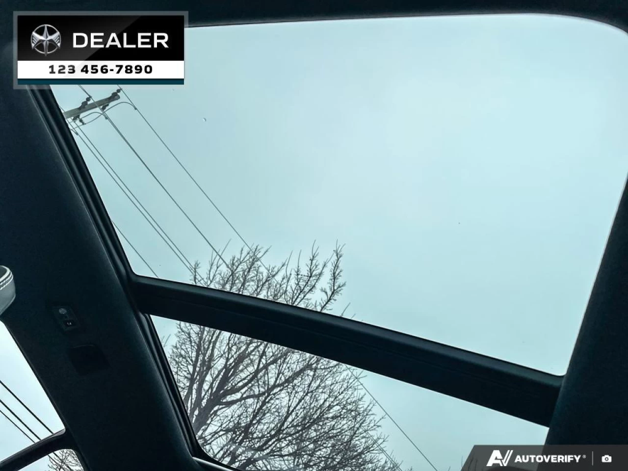 2022 Volvo XC40 T5 R-Design Main Image