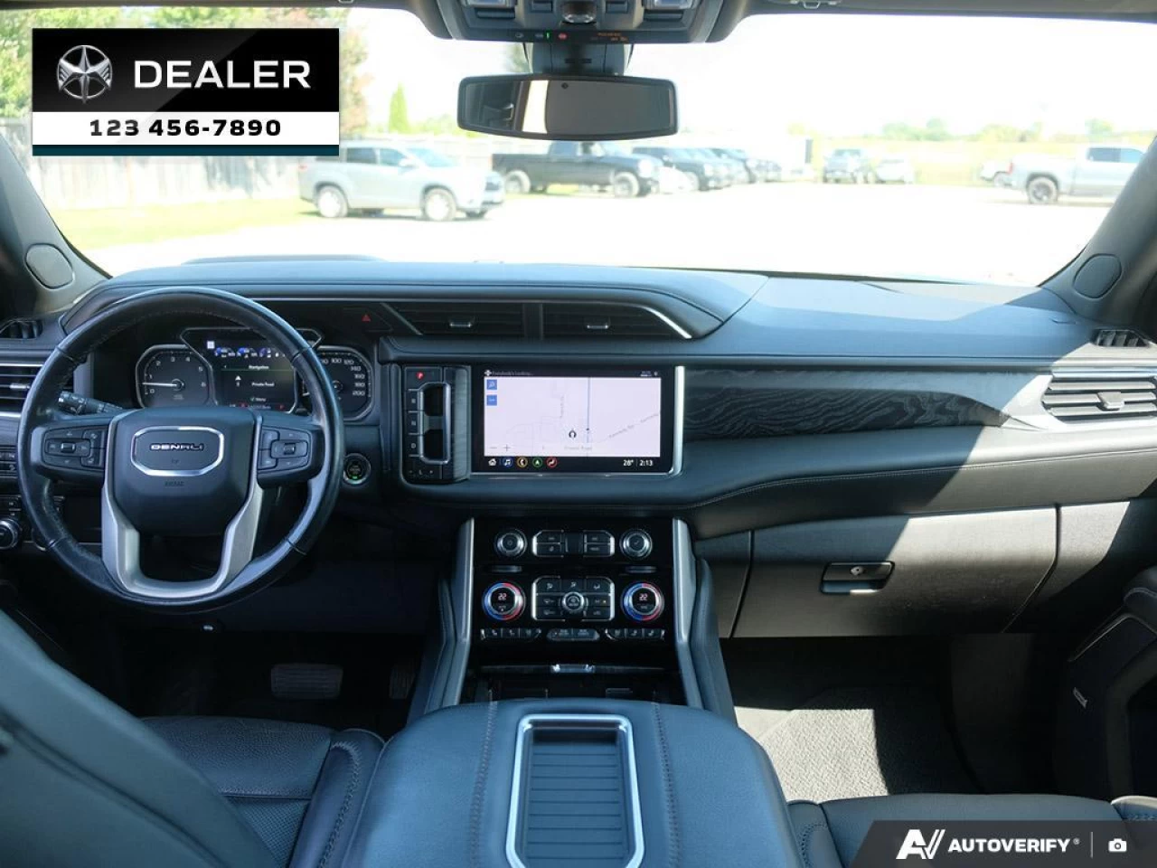 2021 GMC Yukon Denali Image principale