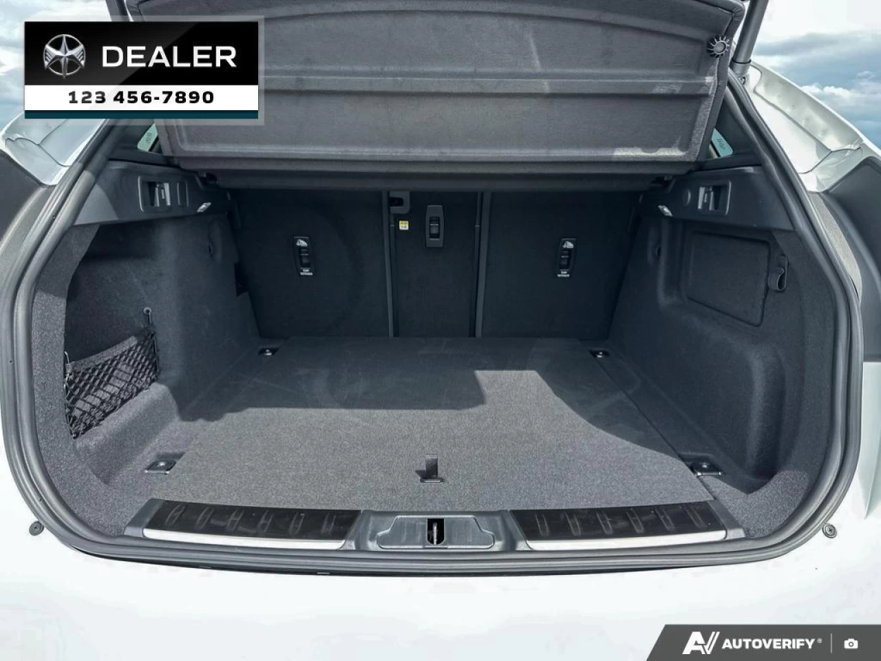 2023 Jaguar F-Pace P250 R-Dynamic S Main Image