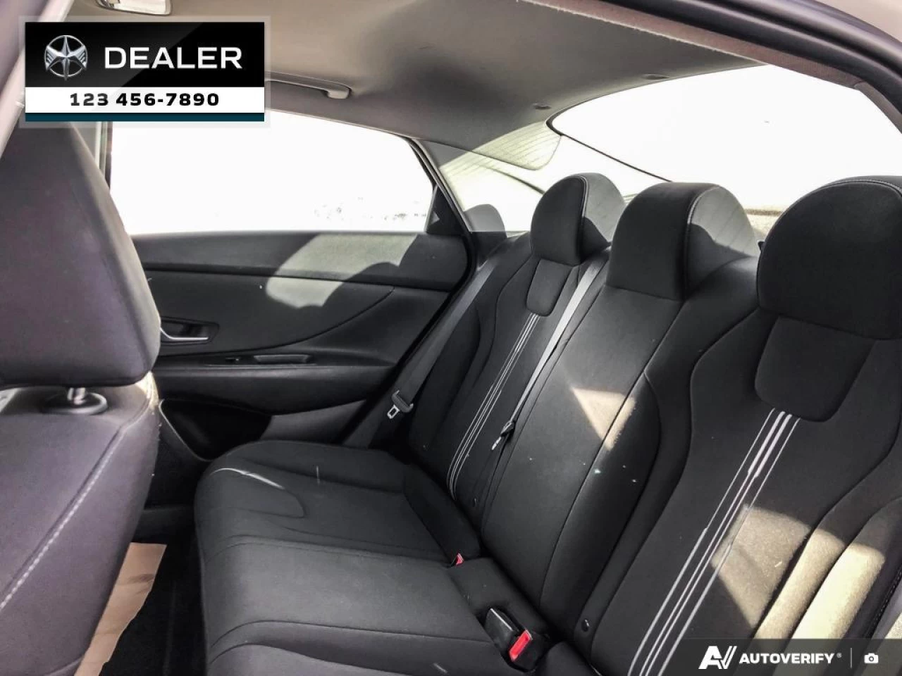 2022 Hyundai Elantra Preferred Image principale